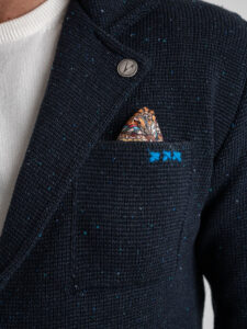 V2 Giacca in maglia misto lana merino puntinata con pochette GULPBOBL Blu (2)