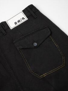 BERNA Pantalone in denim con pinces, gamba morbida, catenella e cuciture a contrasto 215192 Nero7