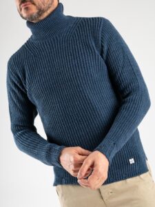 BL11 Dolcevita in maglia a costine con rotture BACARDI Denim (1)