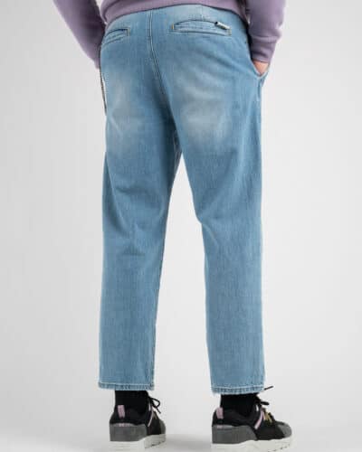 BERNA Jeans con gamba morbida tasca pantalone e catenella laterale 215186 7 BERNA BERNA Jeans con gamba morbida, tasca pantalone e catenella laterale 215186