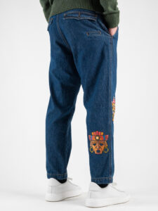 BERNA Jeans cropped morbido di gamba con tasca pantalone e stampa azteca fronteretro 205109 (1)