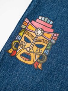 BERNA Jeans cropped morbido di gamba con tasca pantalone e stampa azteca fronteretro 205109 (5)