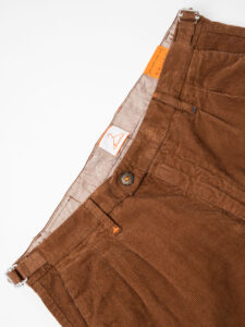 BERNA Pantalone in velluto con pinces e fibbie laterali 205083 Bruciato (6)