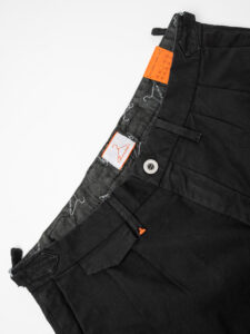 BERNA Pantalone morbido con pinces e fibbie laterali 205169 Nero (3)