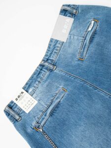 BERNA jeans Jeans cropped morbido di gamba con rotture e catenella removibile 220177 (1)