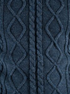 BL11 Maglione girocollo con trecce e greche centrali GAVIN Denim (2)