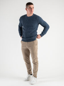 BL11 Maglione girocollo con trecce e greche centrali GAVIN Denim (7)
