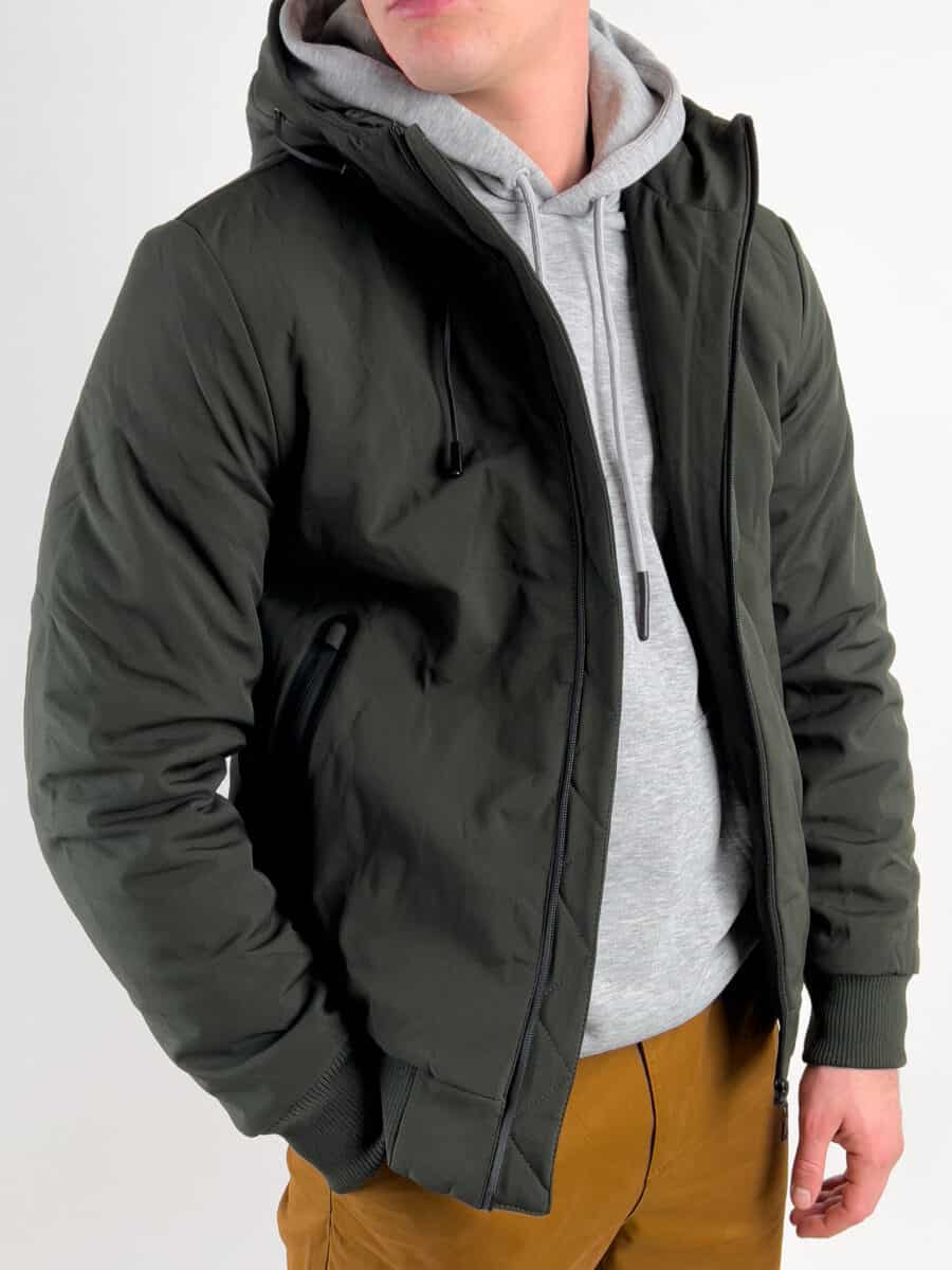Giubbino Slim fit tecnico con cappuccio e tasche frontali H3351 Verde