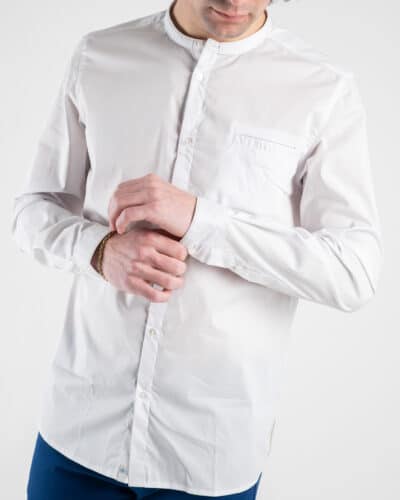 ALTATENSIONE Camicia con collo alla coreana e taschino 3171 SPORT Bianca1 ALTATENSIONE ALTATENSIONE Camicia leggera in mussola con collo coreana e taschino 3171 SPORT Bianca