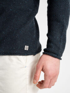 BL11 Maglione girocollo leggero a nido d’ape bottonato 11BL402G7 Blu (5)