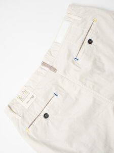 BL11 Pantalone chinos basico, leggero e morbido Panna (1)