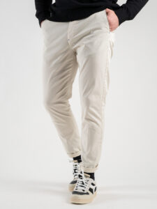 BL11 Pantalone chinos basico, leggero e morbido Panna (3)