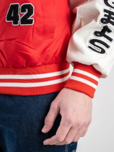 Bomber varsity in tessuto tecnico con maniche in ecopelle e applicazioni 3038 Rosso6