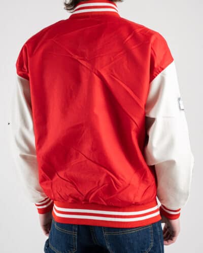 Bomber varsity in tessuto tecnico con maniche in ecopelle e applicazioni 3038 Rosso8 Bomber varsity in tessuto tecnico con maniche in ecopelle e applicazioni 3038 Rosso