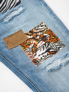GIANNI LUPO Jeans con rotture e pacth animalier GL6161Q denim1