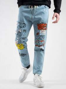 Jeans azzurro chiaro con stampe, rotture e coulisse CR2376 Azzurro10