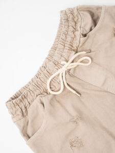Jeans leggero cropped con coulisse e rotture CR2307 Sabbia222