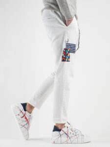 V2 Jeans DRILL con coulisse, piccole graffiature, pacht laterali e catenella Panna6