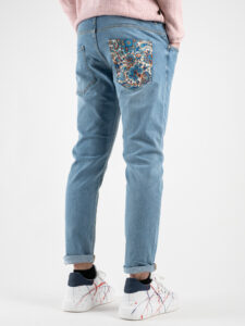 V2 Jeans azzurro slim,tasca posteriore con stampa MARMO Denim1