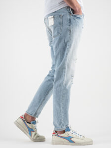 BERNA Jeans chiaro slavato con rotture 230171 Azzurro3