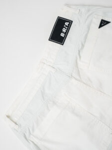 BERNA Pantalone basico in cotone leggero 210194 Latte1