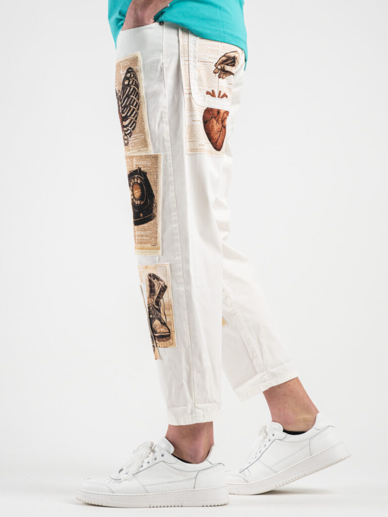 BERNA Pantalone con patch giornale 210195 Latte8 BERNA BERNA Pantalone con patch giornale 210195 Latte