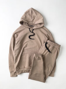 Completo tuta garzato in policotone con felpa tasca canguro e tuta con polsini DRAKE Beige