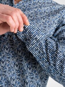 ESTASI Camicia in cotone con collo coreana e stampa foglie ARIETE Blu4
