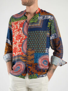 ESTASI Camicia in viscosa con collo coreana fantasia maori LAZZA Rossa1