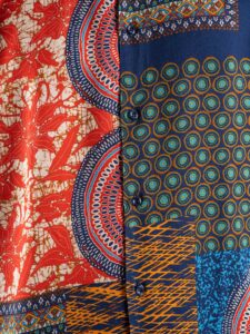 ESTASI Camicia in viscosa con collo coreana fantasia maori LAZZA Rossa3