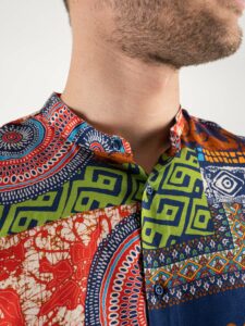 ESTASI Camicia in viscosa con collo coreana fantasia maori LAZZA Rossa5