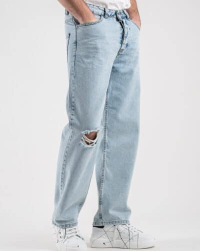 ESTASI Jeans baggy lavaggio chiaro con rottura sul ginocchio SV915 Azzurro1 ESTASI ESTASI Jeans baggy lavaggio chiaro con rottura sul ginocchio DYBALA Azzurro