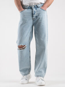 ESTASI Jeans baggy lavaggio chiaro con rottura sul ginocchio SV915 Azzurro4