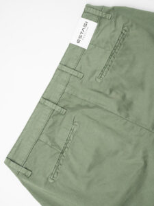 ESTASI Pantalone chinos leggero con risvolto made in Italy LONDRA Verde2