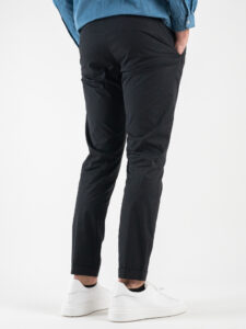 ESTASI Pantalone made in italy in tessuto leggero con coulisse e risvolto TOKYO Nero2