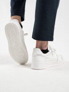 ESTASI Sneakers bianche sportive in pelle martellata Made In Italy con design traforato DIEGO2