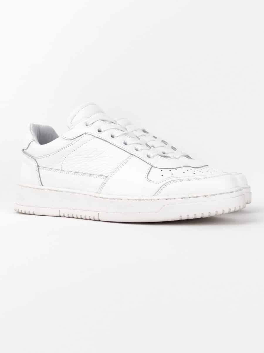 ESTASI Sneakers bianche sportive in pelle martellata Made In Italy con design traforato DIEGO