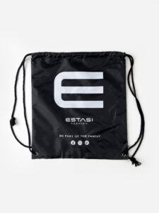 Sacchetta nera in nylon semplice e leggera con logo1