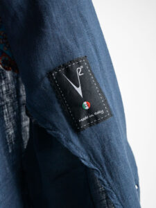 V2 Giacca in misto lino con pochette e interni in fantasia maiolica Blu10