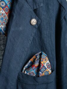 V2 Giacca in misto lino con pochette e interni in fantasia maiolica Blu9