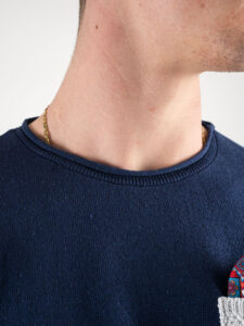 V2 Maglione leggero con taschino a contrasto e pochette MALGBL Blu3