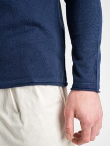 V2 Maglione leggero con taschino a contrasto e pochette MALGBL Blu4