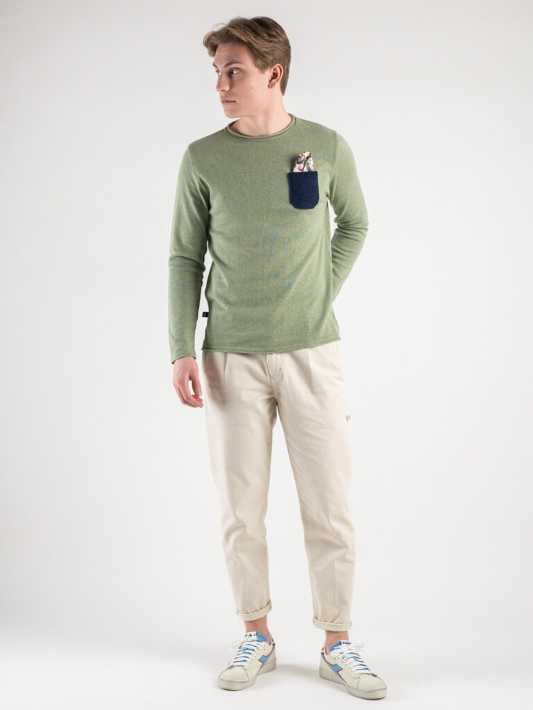 V2 Maglione leggero con taschino a contrasto e pochette MALGBL Verde5 V2 V2 Maglione leggero con taschino a contrasto e pochette MALGBL Verde