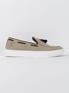 V2 Mocassino barca in camoscio beige con nappine marroni SANTORINI1