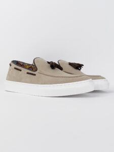 V2 Mocassino barca in camoscio beige con nappine marroni SANTORINI3
