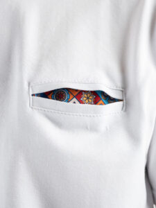 V2 T-shirt basica con taschino interno stampa mandala Bianca (4)
