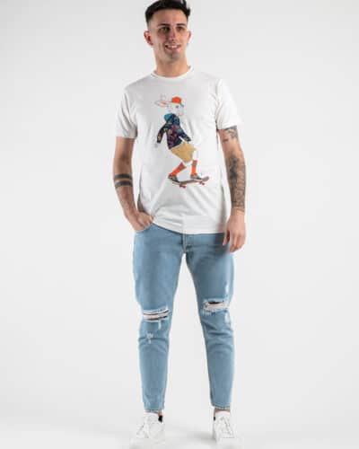 V2 T shirt in cotone con stampa coniglio skateboard Bianca 2 V2 V2 T-shirt in cotone con stampa coniglio skateboard Bianca