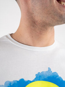 V2 T-shirt in cotone con stampa palloncino giallo fluo Bianca (4)