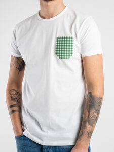 V2 T-shirt in cotone con taschino a quadretti colorati Bianca (3)