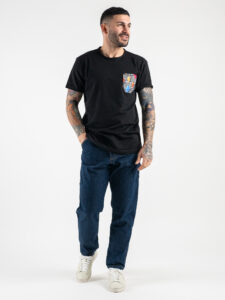 V2 T-shirt in cotone con taschino stampa diamanti Nera4